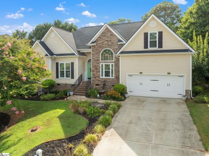 211 Northfield Lane sold home in Lennox Lake, Simpsonville, SC