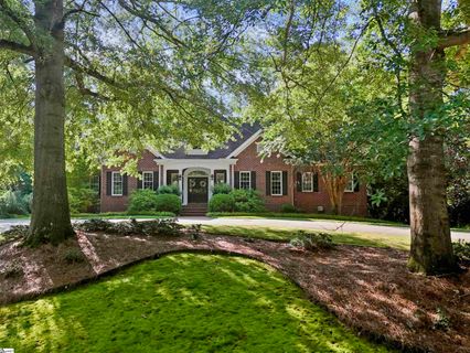 6 Twin Oaks Court