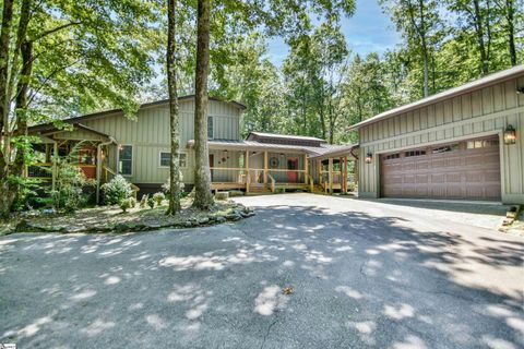 8 Cliff Ridge Court
