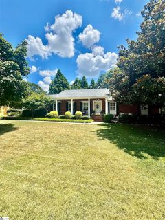 10 Dagenham Drive sold home in Wade Hampton Gardens, Greenville, SC