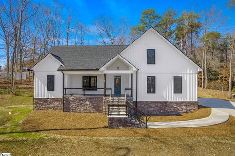 107 Bentwood Lane