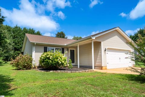 15 Becky Gibson Road sold home in West Acres, Greer, SC