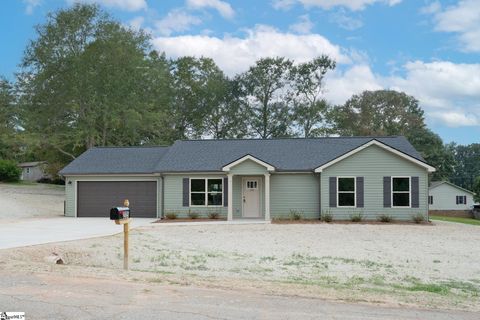 205 Southside Drive sold home in Grayview Estate, Laurens, SC