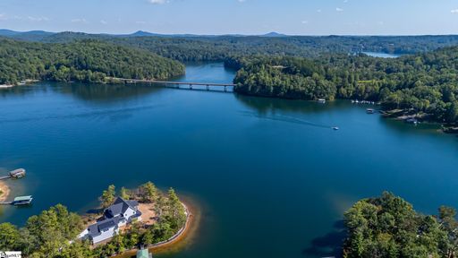 407 Clearwater Cove active home in Keowee Bay, Salem, SC