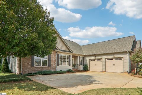 5 Winding Walk Way sold home in Silver Meadows, Taylors, SC