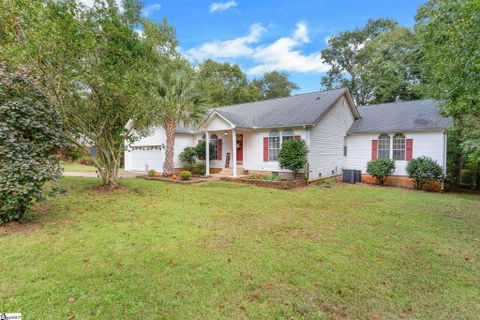 122 Confederate Lane sold home in Country Club Estates, Greer, SC