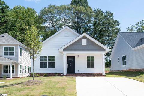 212 Waltham Court pending home in Lakeview At Berea, Greenville, SC