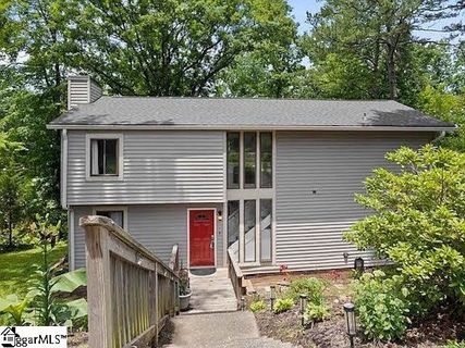 1201 Winding Way