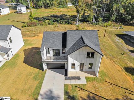 197 Eastbrook Drive active home in Cameron Oaks, Woodruff, SC