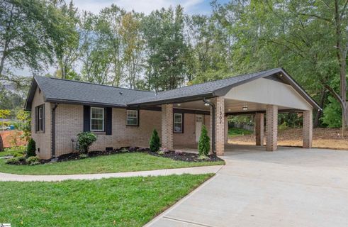 1307 NE Main Street sold home in Dalewood Heights, Simpsonville, SC