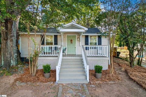 12 Dixie Avenue