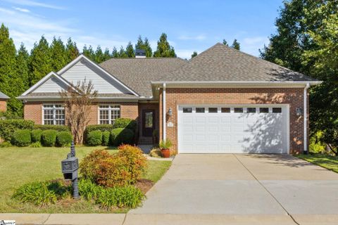 206 Hunters Court