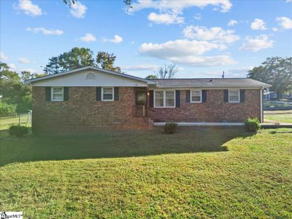 161 Oak Street sold home in Twin Brooks Estates, Boiling Springs, SC