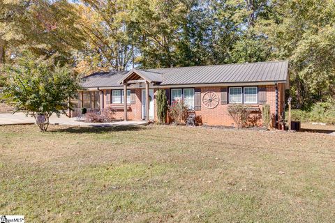 118 Iris Drive sold home in Kingsberry Park, Easley, SC