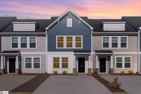 643 Blossom Run active home in East Main Meadows, Spartanburg, SC