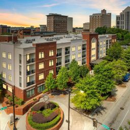 98 E Mcbee Avenue Unit 303
