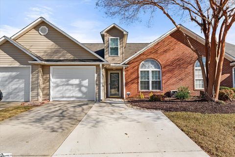15 Magnolia Crest Drive sold home in Magnolias At Southridge, Simpsonville, SC