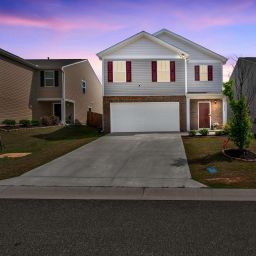 1808 Bridle Lane