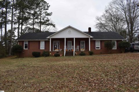 703 Centerville Road