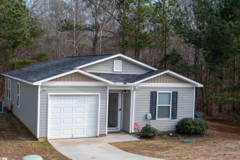 188 Queens Circle sold home in Pinehaven Pointe, Laurens, SC