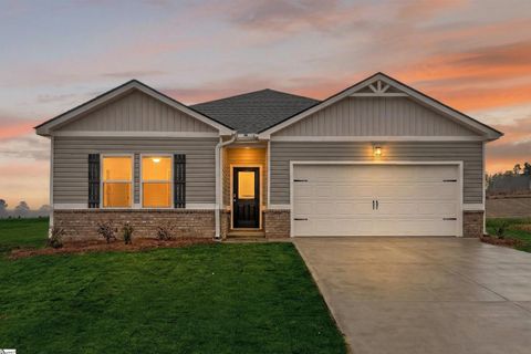 208 Green Pasture Road sold home in Reedy Creek Estates, Fountain Inn, SC