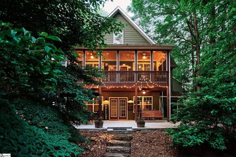 141 W Waters Edge Lane