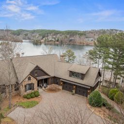 320 Knollwood Drive