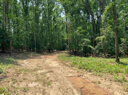 211 Gerald Drive pending home in Clark Manor, Simpsonville, SC