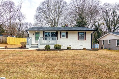 49 Tuskegee Avenue active home in Nicholtown, Greenville, SC
