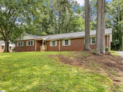 308 Pine Lake Court active home in Woodland Heights, Spartanburg, SC