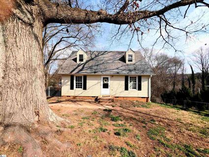 307 Jamestown Road sold home in Whispering Pines, Easley, SC