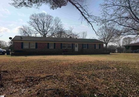 114 Rangeview Circle active home in White Horse Heights, Greenville, SC