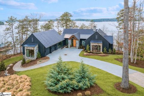 125 Waterfern Court