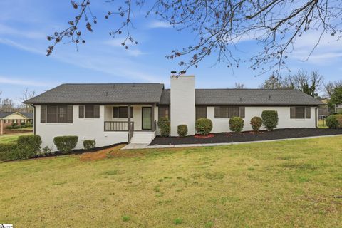 104 Westover Drive active home in Woodland Forest, Greer, SC