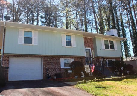 104 Laurel Lane active home in Northwoods, Seneca, SC
