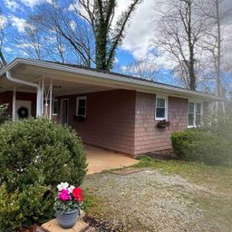 128 Applewood Lane
