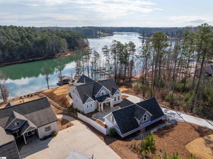 9012 Reservoir Road pending home in Peninsula Pointe North, West Union, SC