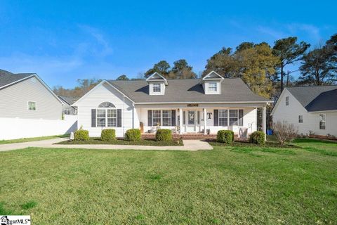 121 Amberwood Drive active home in Amberwood, Anderson, SC