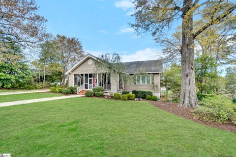 203 S Adair Street sold home in College View, Clinton, SC