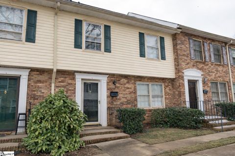 1466 B Dover Road active home in Carriage House Condos, Spartanburg, SC