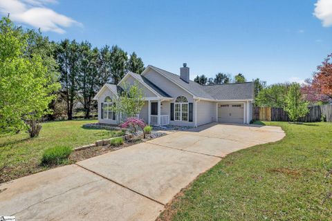 304 Golden Leaf Lane pending home in Maple Creek, Simpsonville, SC