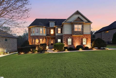 Homes in Tuxedo Park, Greer