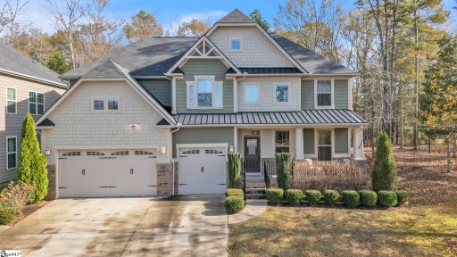 4 Woodland Chase Court active home in Woodland Chase, Simpsonville, SC