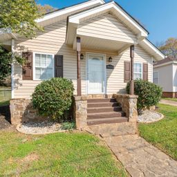 900 Green Avenue