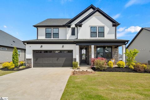 167 Laurel Oak Drive active home in The Oaks At Midway, Anderson, SC