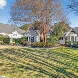 4 Dunrobin Lane