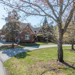 102 E Peninsula Drive