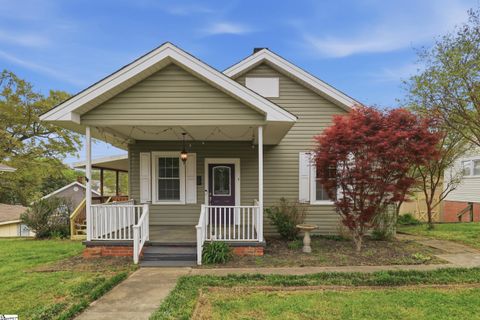 Homes in Pacific Mills, Lyman