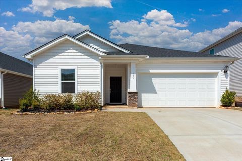 135 Lavinia Circle active home in Chatham Forest, Duncan, SC