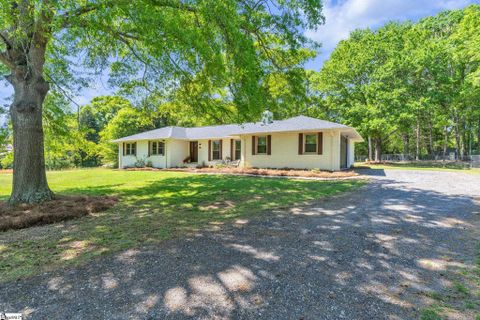 745 Canterbury Trail